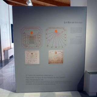 MASS, panel explicativo de relojes en el museo del convento de San Francisco