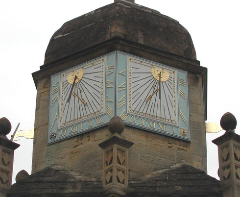 Cambridge 008-09 Gonville and Caius Gate caras 3 y 4