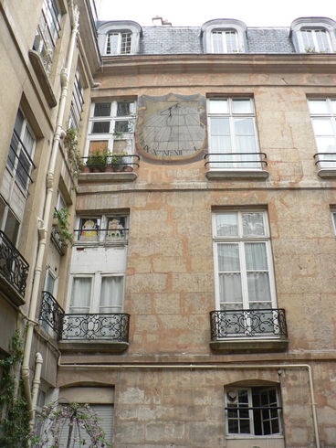 FR_I-D-FR Paris-D01-001-02 H-de-Vins