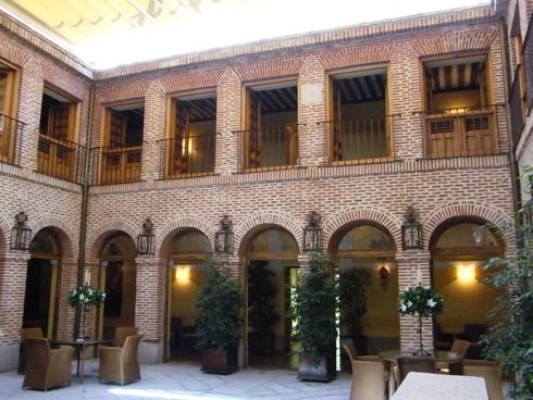 ES_MAD_MAD Boadilla-del-Monte-001-02 Carmelitas-descalzas1, claustro