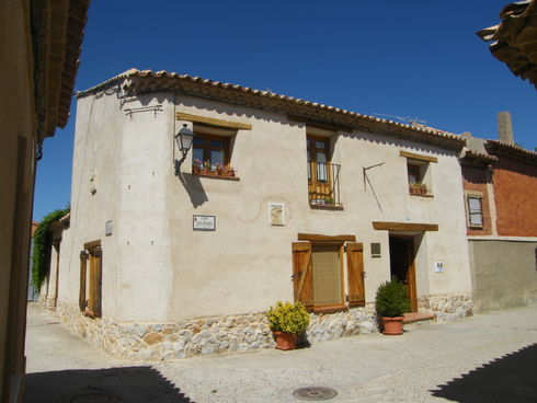 ES_CYL_VALL Urueña-003-01 Librería-Alcaraván