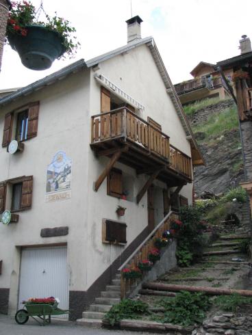 FR_PRO-A-C_05 Queyras_Aiguilles-003-01 Maison-La-Razeline