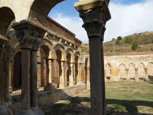 ES_CYL_SOR Soria-001-01 Monasterio-de-San-Juan-de Duero, relojes 1 y 2