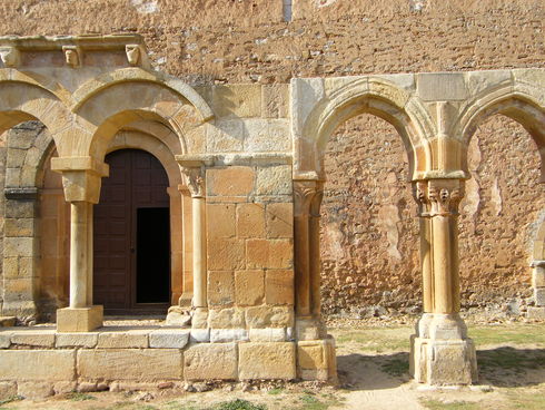 ES_CYL_SOR Soria-002-02 Monasterio-de-San-Juan-de Duero, relojes 1 y 2