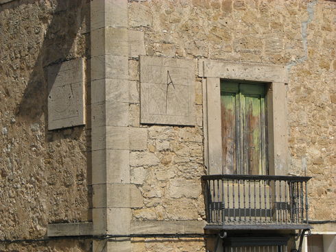 ES_CYL_SOR Velamazán-001-05 Palacio de Hurtado de Mendoza relojes 1 y 2