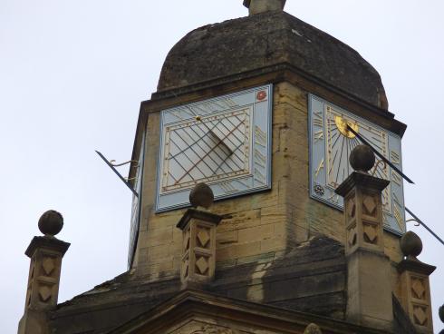 Cambridge 008-12 Gonville and Caius Gate caras 4 y 5