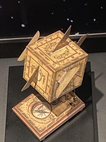 ES_MAD_MAD Alcobendas-012-03 Museo Nac. CYT reloj cúbico