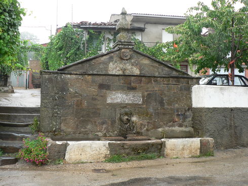 ES_CYL_ZAM Figueruela-de-Arriba-001-01 Fuente de El Pilo