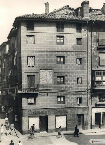 ES_NAV_NAV Pamplona-002-03 Casa del Reloj 1