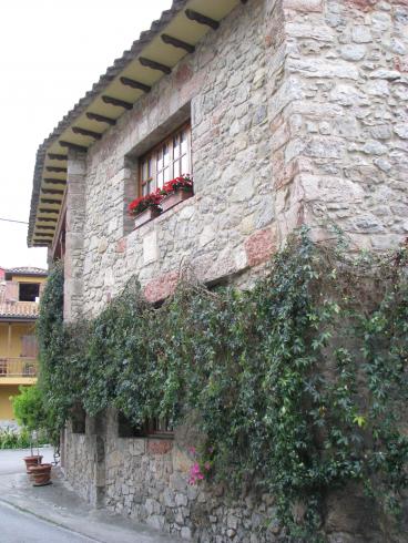ES_AST_AST Llanes-006-03 Cué, casa particular 1