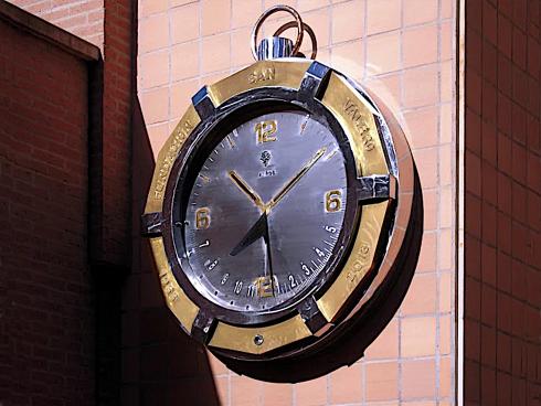 ES_ARA_ZAR Zaragoza-028-01 Reloj Paradox