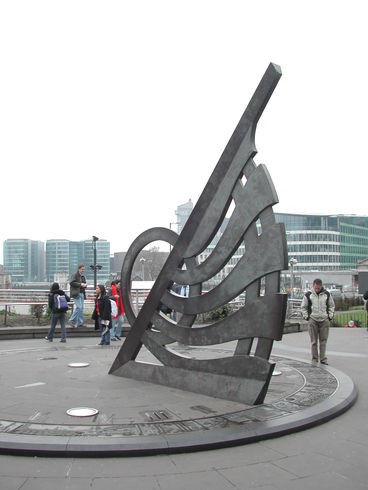 London 009-02 Tower Hill